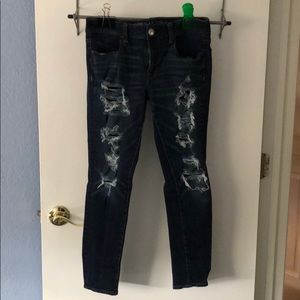 AmericanEagle lowrise destroyed jegging denim x 8s